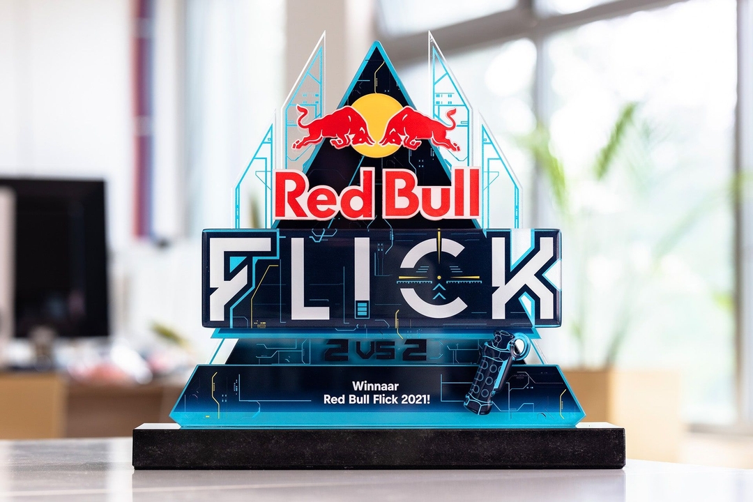 statuetka szklo RedBull Flick NL glasso