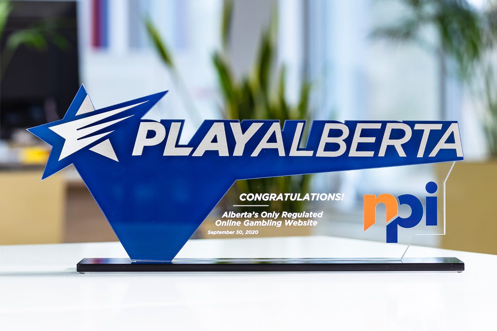 statuetka szkło PlayAlberta glasso